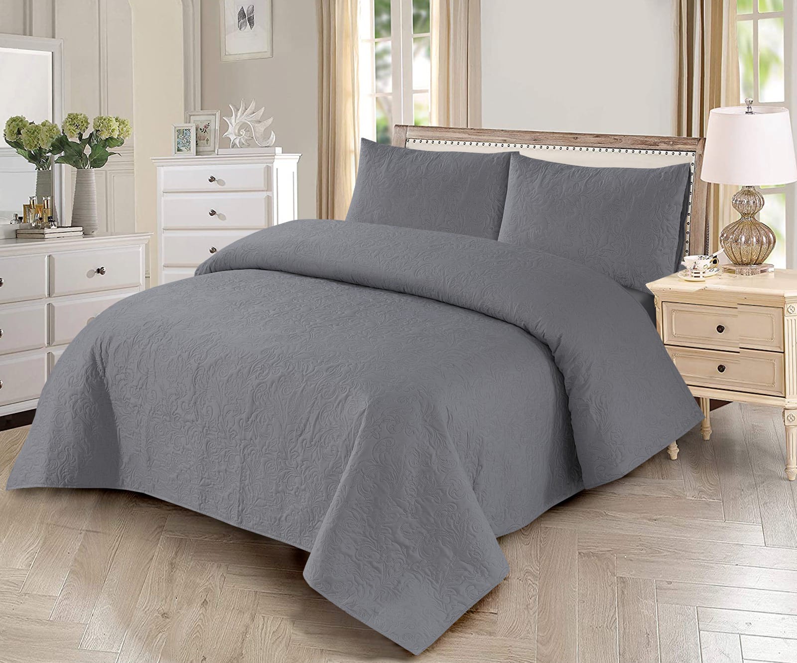LUXURY BEDSPREAD_AND_PILLOW_in_GREY