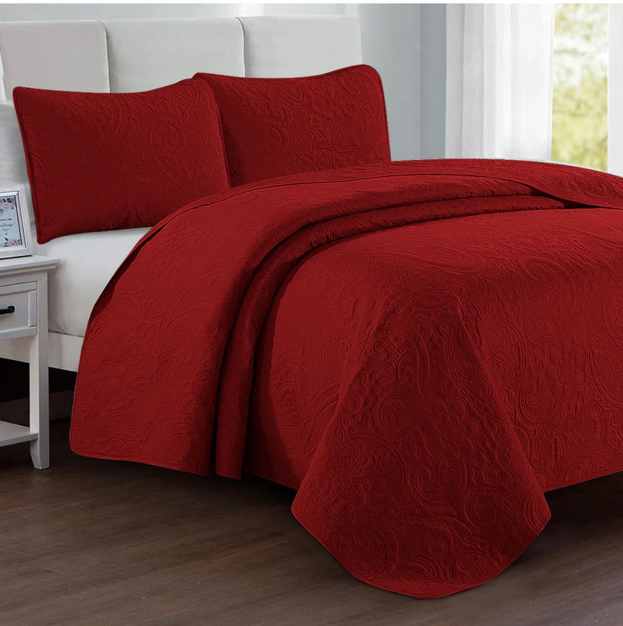 LUXURY BEDSPREAD_AND_PILLOW_in_BROWN