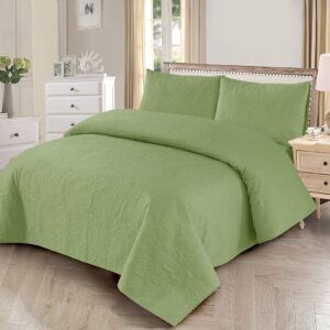 LUXURY BEDSPREAD_AND_PILLOW_in_PARROT